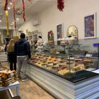 Yummy Rayahen cafe/ sweets 
