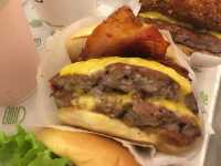 上海必吃美食SHAKE SHACK 