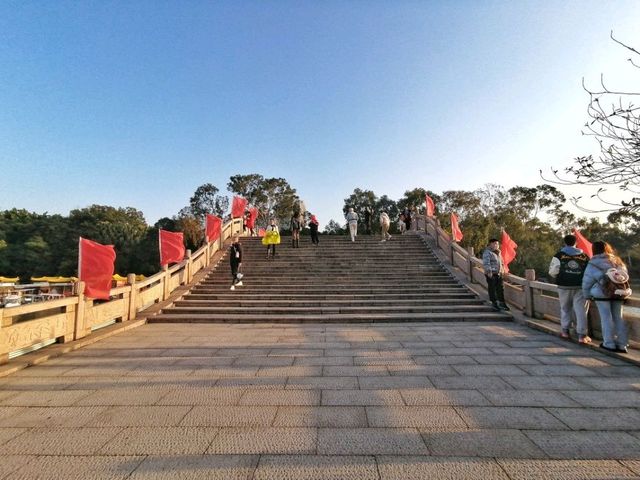 Relaxing at the West Lake Park in Fuzhou! 
