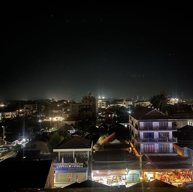 โรงแรมพีเอ็ม วังเวียง, ลาว