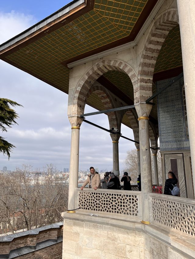 Place to visit in Istanbul: Dolmabahçe Palace