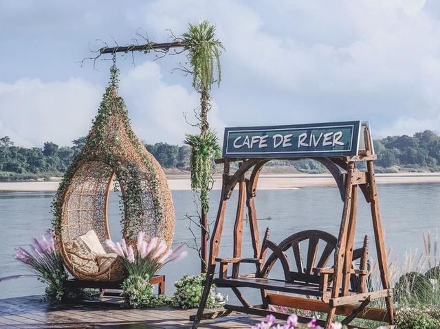 Cafe De River