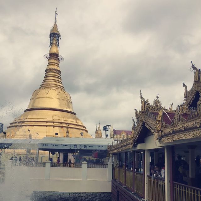 เจดีย์โบตาทาวน์/ เทพทันใจ