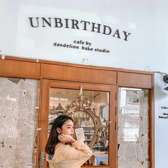 คาเฟ่ลับๆ ย่านสุขุมวิท 🥤🍰