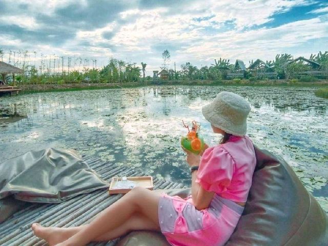 คาเฟ่สุดชิลใกล้กรุง วิวท้องทุ่ง แค่นครนายก🍃