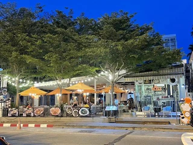 パタヤ　Sea Terraceレストランでディナーはいかが？☺️