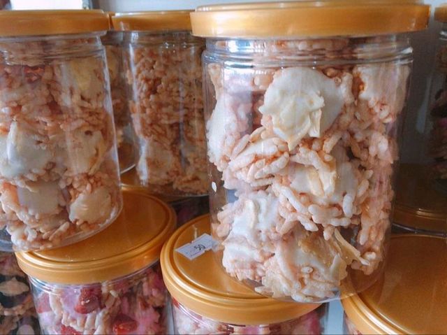 ร้านข้าวแต๋น "อำพัน" ของฝากเมืองลำปาง