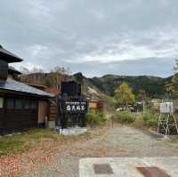 紅葉の万座亭