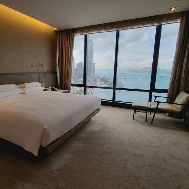 奢華維港景觀：君悅大使海景套房