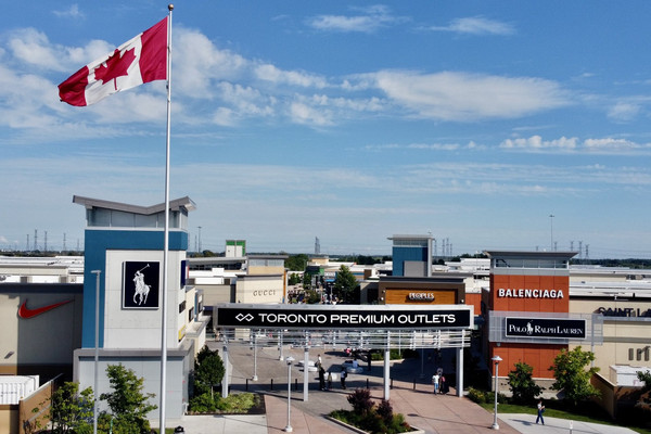 Toronto Premium Outlets - Hornby