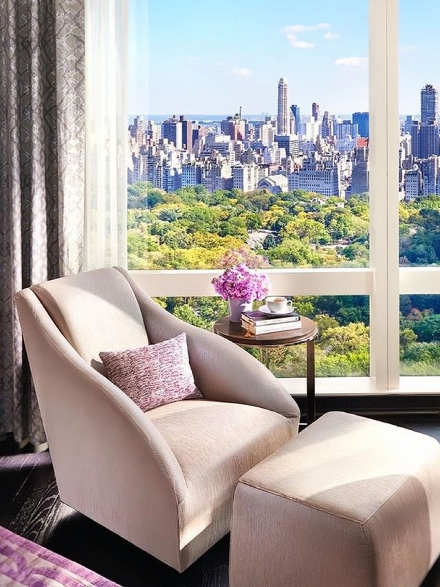 Located in the east of New York, the Mandarin Oriental hotel overlooks the Hudson River and Central Park. ✨