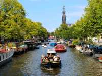 Explore the Canals of Amsterdam