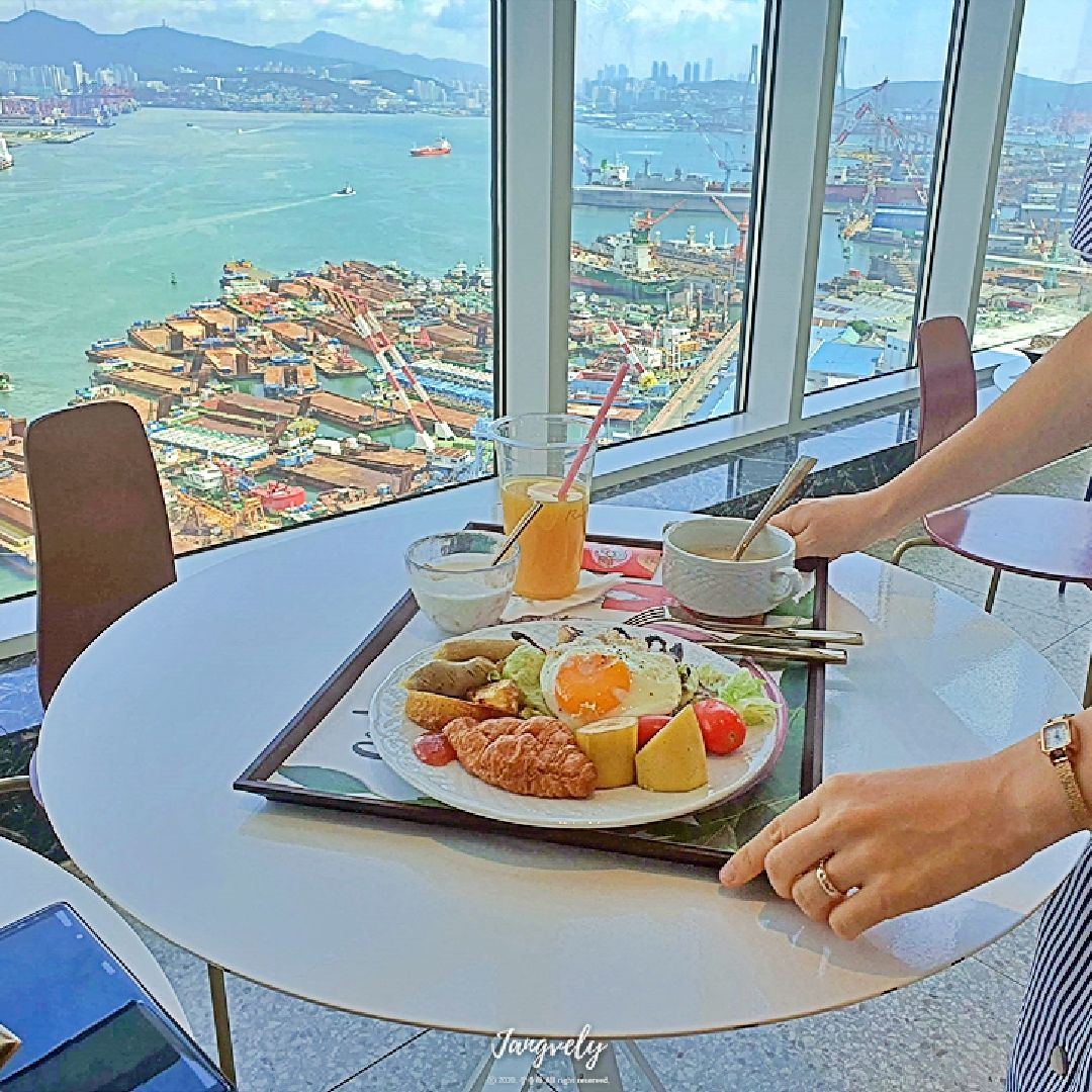 부산 영도, 라발스 호텔 조식> 후기 | 트립닷컴 부산” style=”width:100%” title=”부산 영도, 라발스 호텔 조식> 후기 | 트립닷컴 부산”><figcaption>부산 영도, 라발스 호텔 조식> 후기 | 트립닷컴 부산</figcaption></figure>
<figure><img decoding=