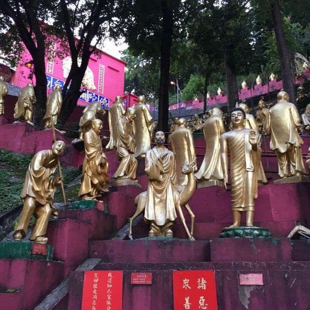 Ten Thousand Buddhas Monastery 