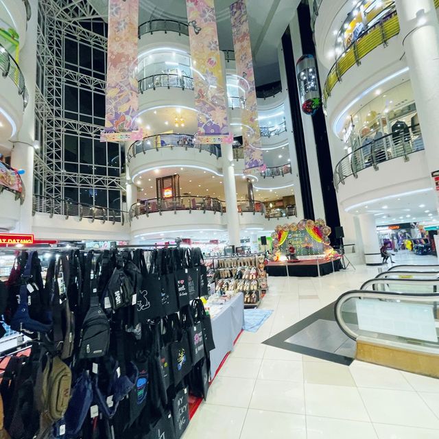 XXXL variety of shopping spree! Convenient! 