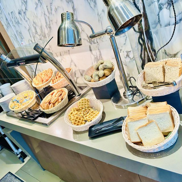 Best Staycation Hotel For Foodie!