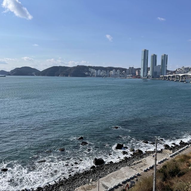 바다와 골목이 예쁜 흰여울문화마을