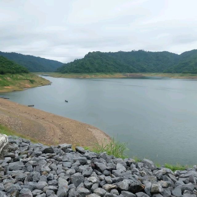 เขื่อนขุนด่านปราการชล