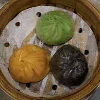 貼地價龍蝦荷葉飯和點心 
