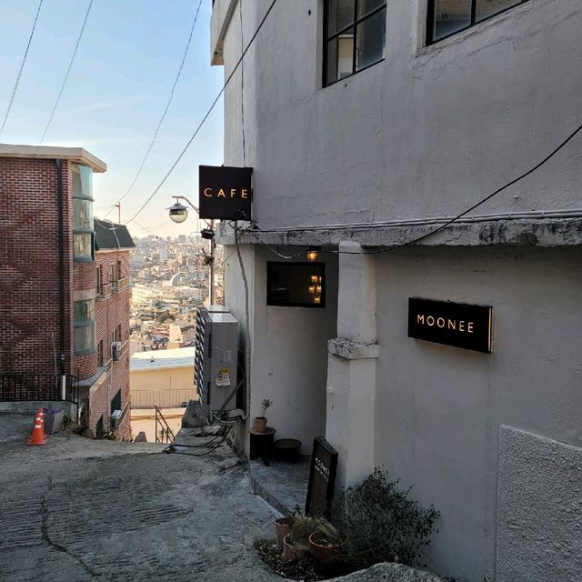 테라스가 아름다운 : 후암동 카페무니