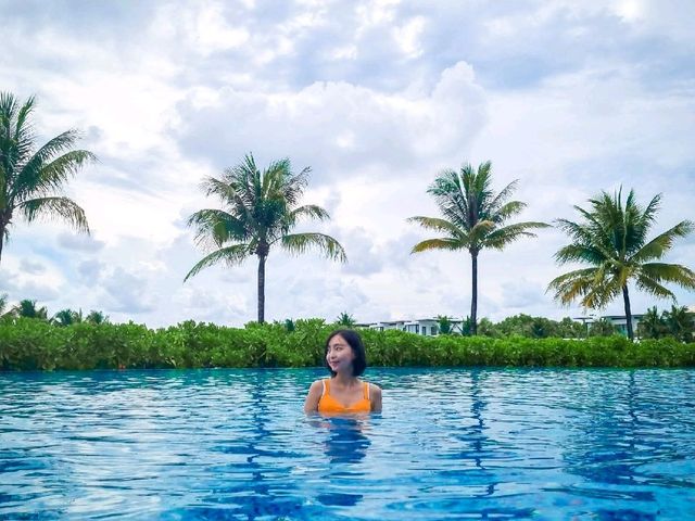 넓고 깊지 않아서 놀기 딱 좋은, Movenpick 푸꾸옥 수영장🌊