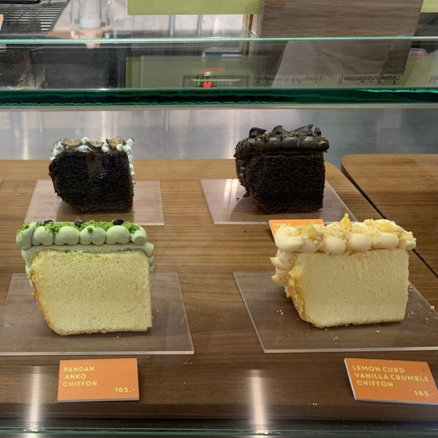 Busaba Cafe & Bake Lab คาเฟ่วิววัดที่อยุธยา