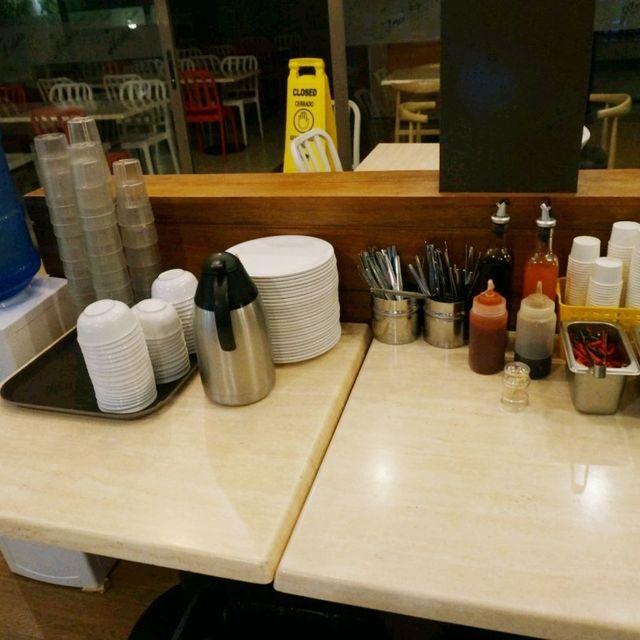 🍛마닐라 마카티(한국의 강남)에서 저렴하게 한끼 먹을 수 있는 깨끗한 식당