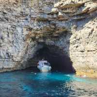 豪華遊艇航海之旅｜Comino Island