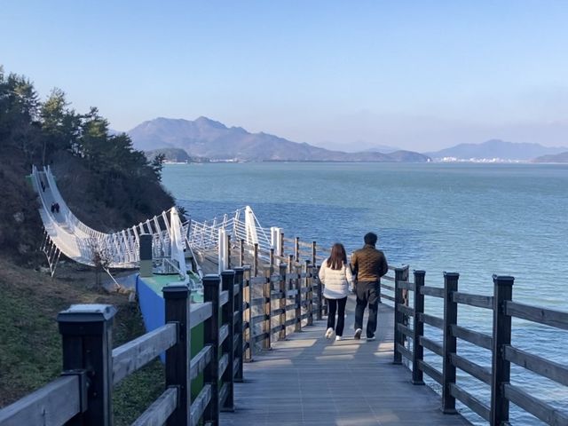 액티비티 가득한 강진 가우도의 '가우도 출렁다리'