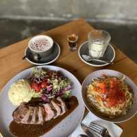 商場盡頭的海景Cafe