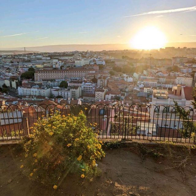 【リスボン】地区最高峰の夕日スポット「セニョーラ・ド・モンテ展望台」