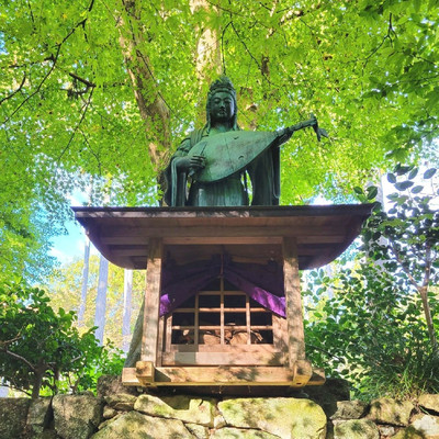 人気ブランドを 琵琶を持った弁財天【三千院 妙音福寿大弁財天】 | Trip.com 京都 置物