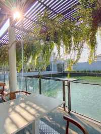 Boonta Café สไตล์ glasshouse เหมือนนั่งอยู่ในสวน