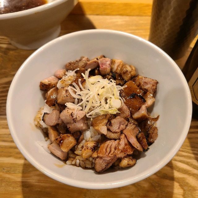 斬新で新しい、そして美味しい【麺に光を】⭐