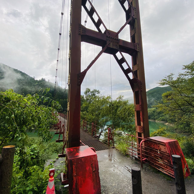 全長約160mの真っ赤な「蔵王橋」
