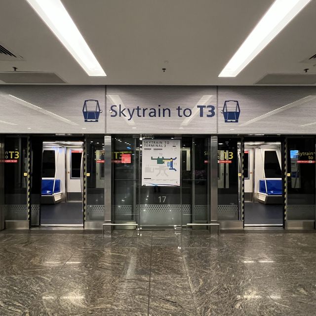 ✈️ Changi Airport Sky Train 