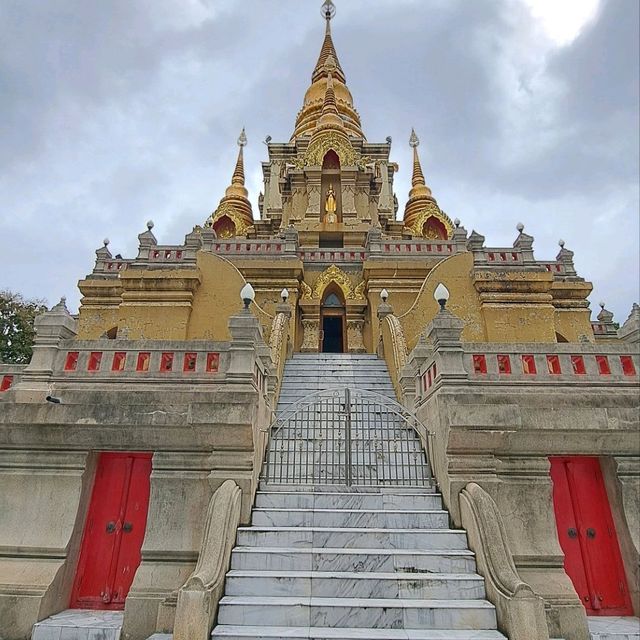 ไหว้พระวัดพุทธาธิวาส จังหวัดยะลา