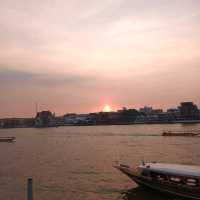 พระนคร กริลล์ บุฟเฟ่ต์ริมแม่น้ำเจ้าพระยา