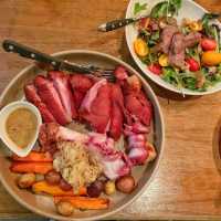 招牌德國鹹豬手｜The Salted Pig