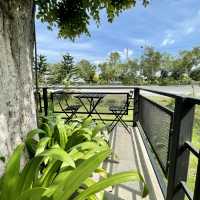 มินิมอล คาเฟ่ สีขาว ใจกลางเมืองอ่างทอง
