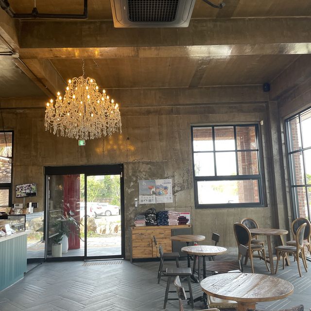제주 남쪽 바다를 한눈에 담기 좋은 카페 러디스