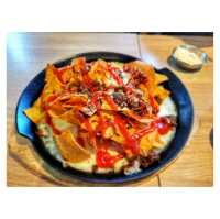 芝味炸雞😋。Yadllie Plate