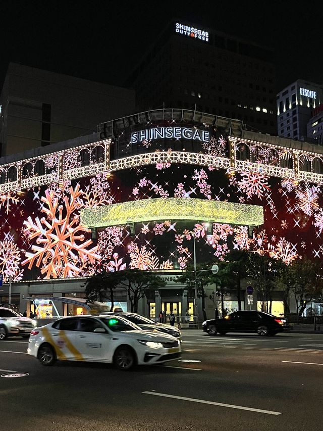 서울 명동 크리스마스 신세계백화점 미디어파사드