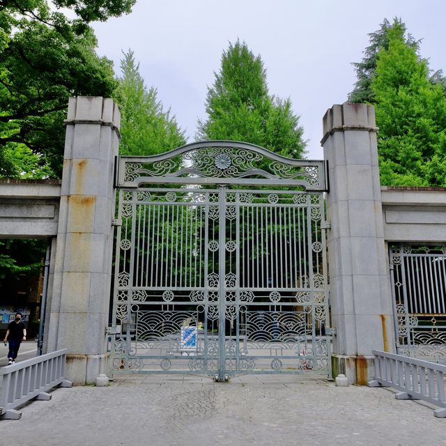 東京大学本郷キャンパスの門