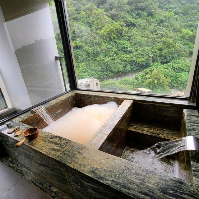 房間泡冷熱雙泉欣賞山景😘神仙也羨慕