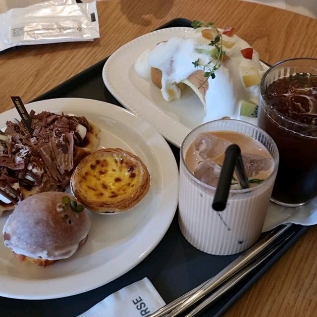 서면역 대형 베이커리 카페 : 오프커스