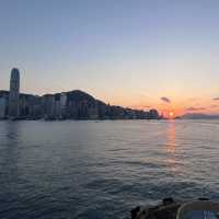 金碧輝煌的日落景色