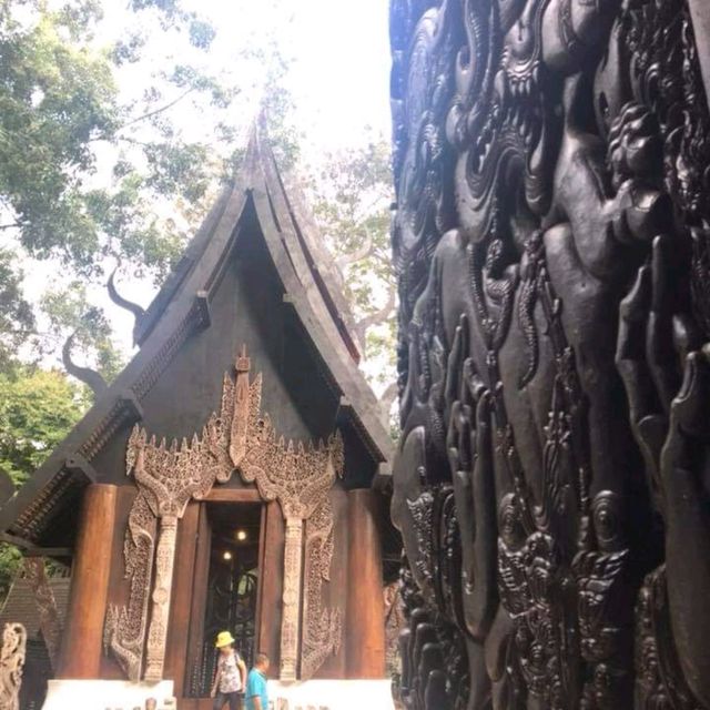 บ้านดำ หรือ พิพิธภัณฑ์บ้านดำ