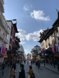 Modern Shopping in Ming Dynasty Pavilions