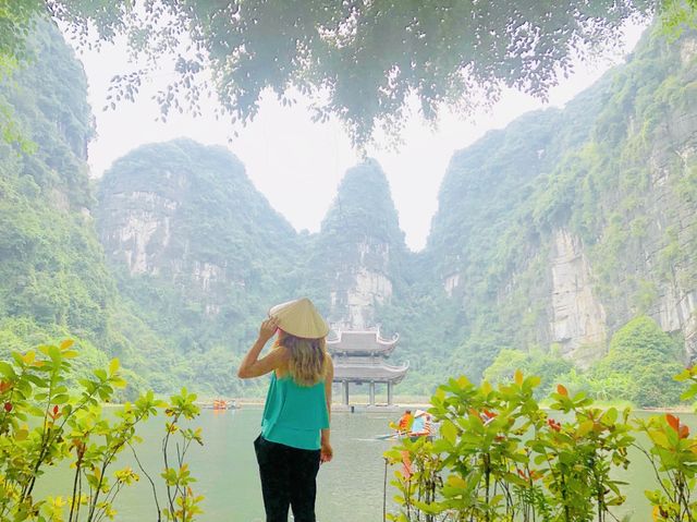 Incredible Trang An Boat Tour